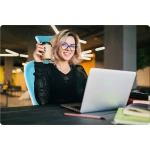 Fotel biurowy z mikrosiatki Sofotel Formax niebieski