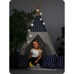 Namiot tipi dla dzieci z girlandą i światełkami - granatowe w chmurki 